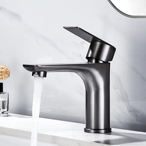 Baterija za lavabo Crna