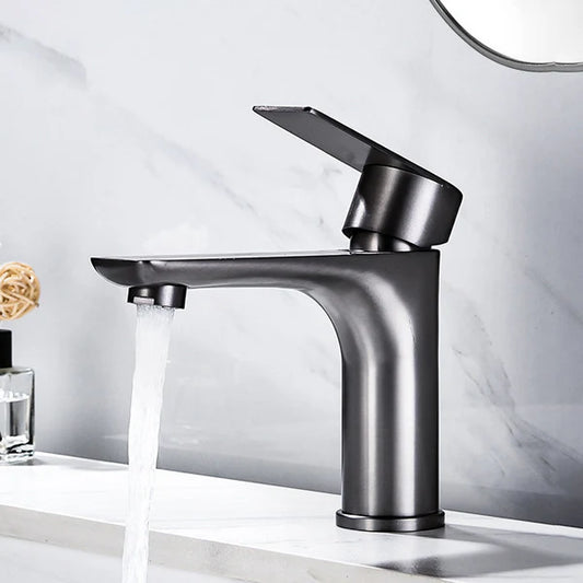 Baterija za lavabo Crna