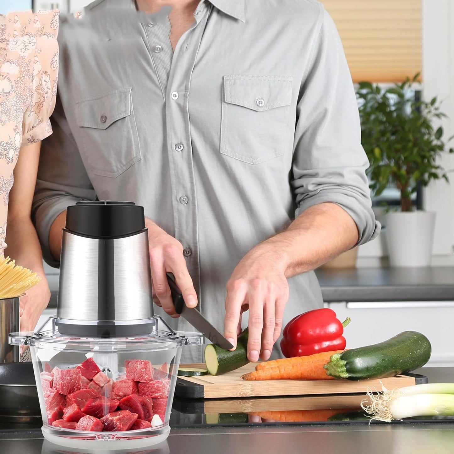 Električna Seckalica za Meso i Povrće – Kompaktni Mini Blender