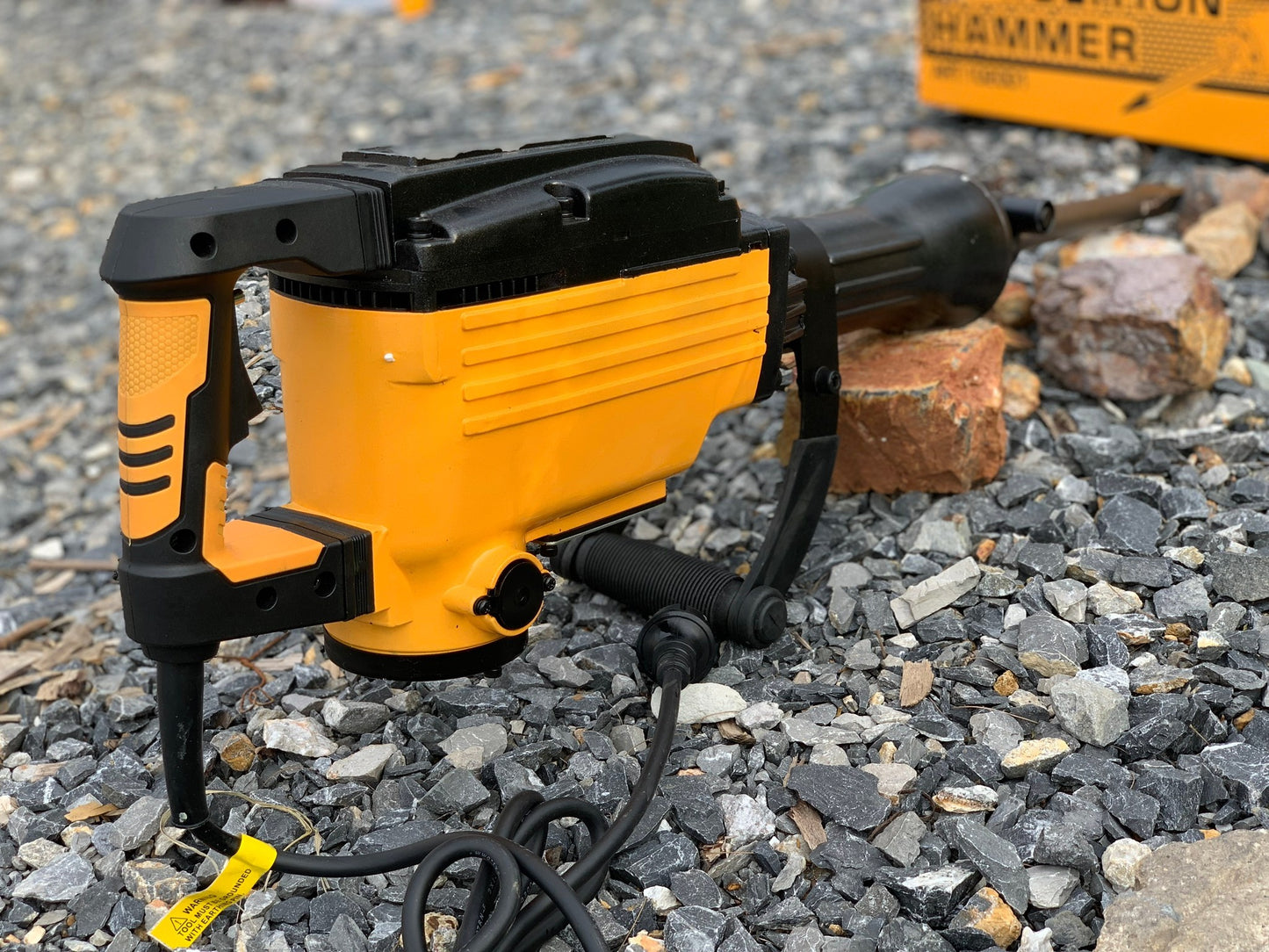 DINGQI Pikamer 1650W 52J – Profesionalna Štemarica / Razbijač Betona + Špic i Dleto