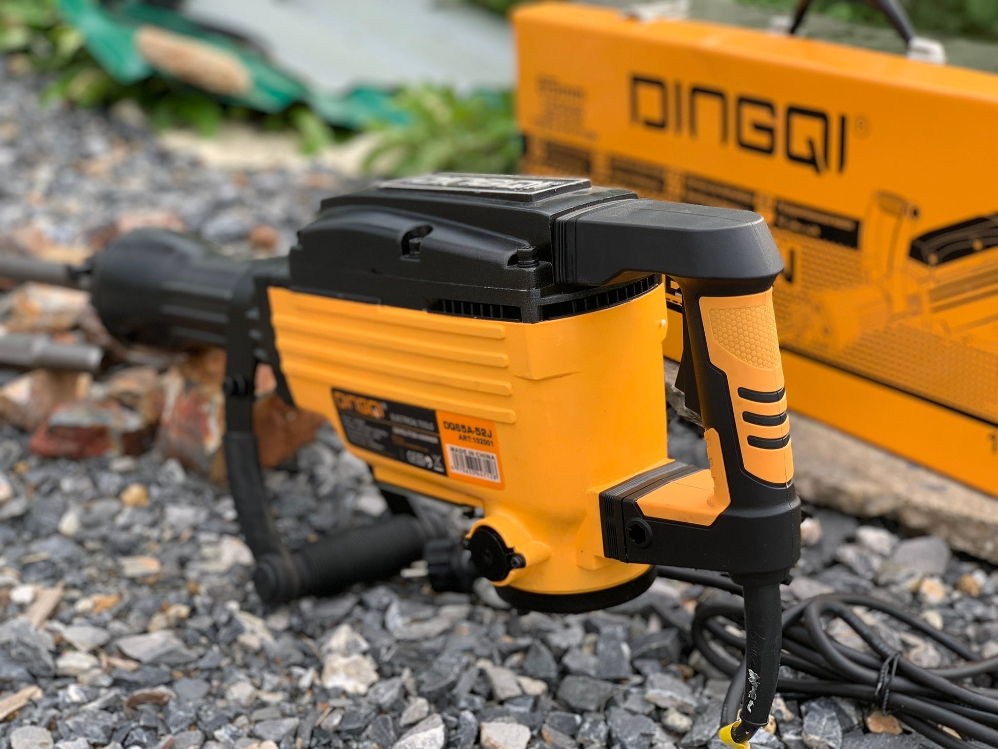 DINGQI Pikamer 1650W 52J – Profesionalna Štemarica / Razbijač Betona + Špic i Dleto