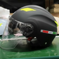 Moto Kaciga sa Vizirom – Zaštitna Kaciga za Motor i Skuter Bela i Crna